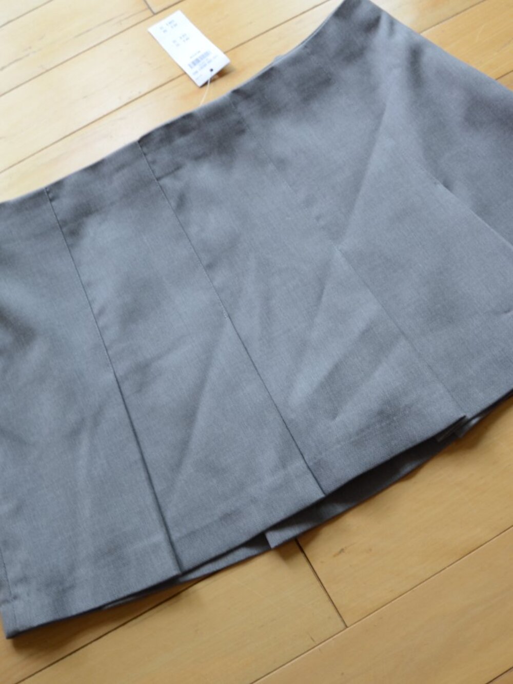 ABERCROMBIE + FITCH Mid Rise Pleated Mini Skort Size M NWT - Picture 5 of 10